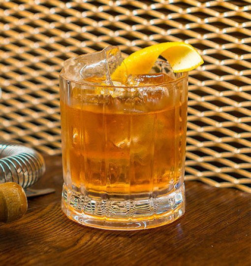 シーバスリーガルで作るフォレストフルーツ オールドファッションド レシピ Chivas Regal Jp